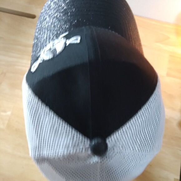 New Era Oakland Raiders Glitter Brim Mesh Snap Back Hat - Picture 9 of 16